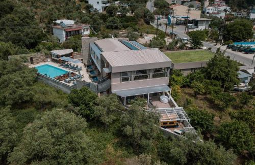 Skiathos Town Hotel | KB Ammos: Oceanfront Paradise with Pool & High Ratings
