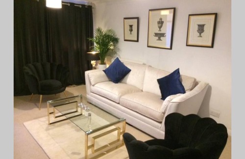 Horsham House | Pet-Friendly KB79: Cozy 2-Bedroom House in Horsham