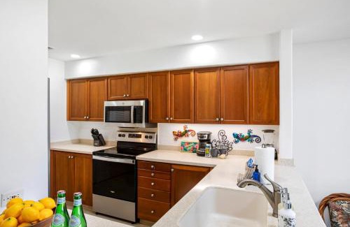 Kaanapali Apartment | Island-Inspired KBM Resorts: Kaanapali Royal with Hot Tub