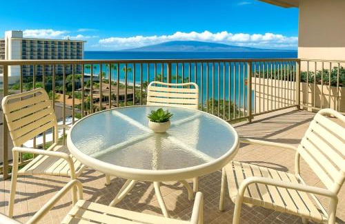 Kaanapali Apartment | Oceanfront KBM Resorts: The Whaler with Pool & Hot Tub