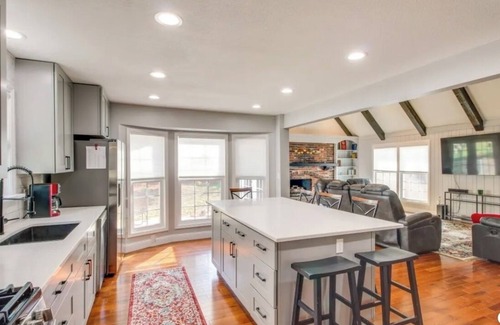 Lenexa House | Family-Friendly KC Chalet with Private Garage in Lenexa