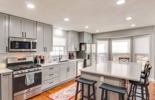Lenexa House | Family-Friendly KC Chalet with Private Garage in Lenexa