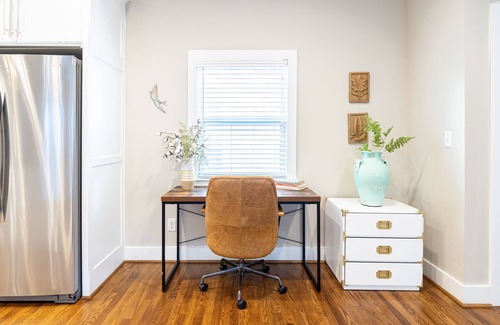 Southmoreland House | Pet-Friendly KC Gem: Renovated Home with Fenced Yard