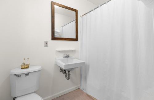 East Springfield Hotel | KC's Corner Motel
