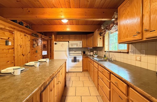 Island Park Cabin | Idyllic Kd Haven Cabin: 2BR near Yellowstone, Family-Friendly