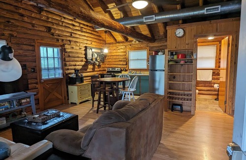 Kill Devil Hills Cabin | Top-Rated KDH Cozy Log Cabin with Ocean View & Spa