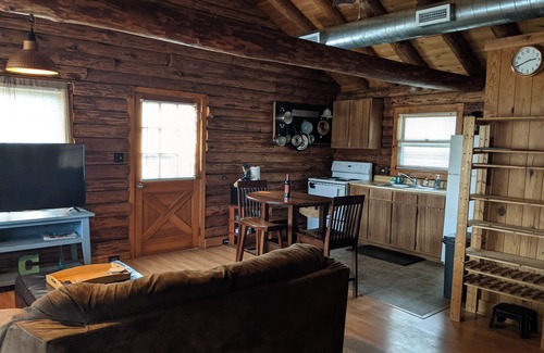 Kill Devil Hills Cabin | Top-Rated KDH Cozy Log Cabin with Ocean View & Spa