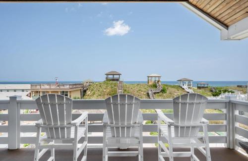 Kill Devil Hills House | Oceanfront Retreat at KDH340 The Sandbox - 4 Star Experience