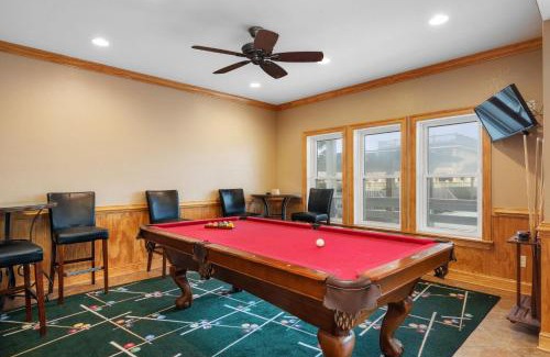 Kill Devil Hills House | Oceanfront Retreat at KDH340 The Sandbox - 4 Star Experience