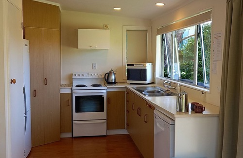 Pohara Cottage | Oceanfront Paradise at Kea View - Family Friendly Escape