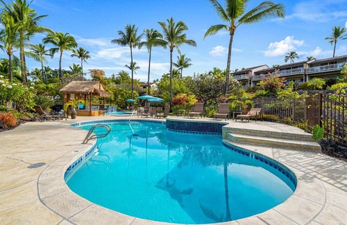 Keauhou Apartment | Guest Favorite: Keauhou Resort 113 with Pool & Family Fun