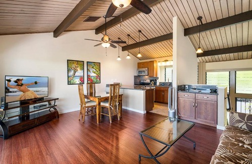 Keauhou Apartment | Guest Favorite: Keauhou Resort 113 with Pool & Family Fun
