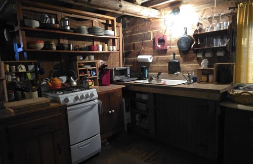 Le Roy Cabin | Discover Keefer Cabin: Family-Friendly Retreat by Hersey Creek