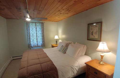 Keene Valley Bed & Breakfast | Experience Comfort at Keene Valley Lodge - Rated 9/10!