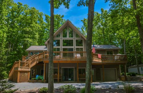 Swanton House | Relax and Unwind at Keep Calm and Lake On Hotel