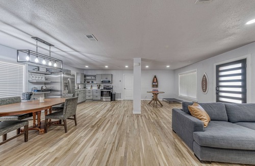 Granbury House | Experience Serenity in a Centrally Located Pet-Friendly Home