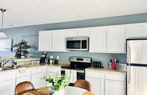 Westgate House | Pet-Friendly Haven in Prime Location with Top Ratings