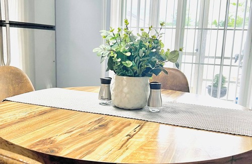 Westgate House | Pet-Friendly Haven in Prime Location with Top Ratings