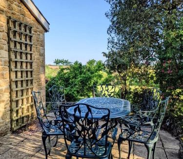 Montacute House | Keeper’s Cottage: Pet-Friendly Getaway with Top Reviews