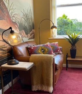 Bowness-on-Windermere House | Pet-Friendly Retreat at Keepers Cottage for Your Next Getaway