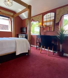 Bowness-on-Windermere House | Pet-Friendly Retreat at Keepers Cottage for Your Next Getaway