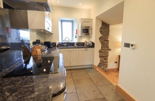 Penny Bridge Cottage | Family-Friendly Keepers Cottage with Hot Tub in Backbarrow