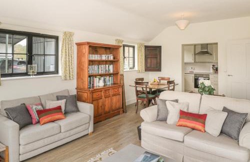 West Knoyle House | Relax at Keepers Cottage: 5-Star, Family & Pet Friendly