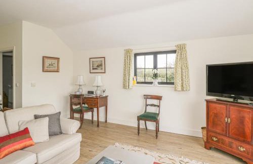 West Knoyle House | Relax at Keepers Cottage: 5-Star, Family & Pet Friendly