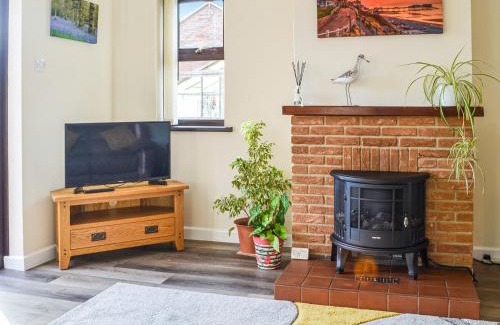 Roughton House | Exceptional Stay at Keepers Retreat, The Annex - Child Friendly