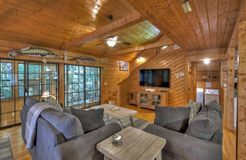 Ellijay Cabin | Pet-Friendly Creekfront Retreat with Hot Tub & Pool Table