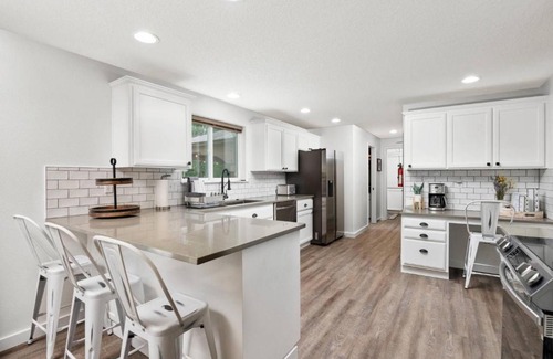 Dundee House | Pet-Friendly Kef House with Hot Tub and Family Amenities