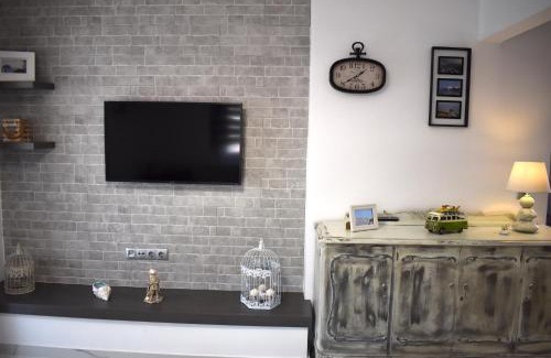 Kallikratia Apartment | Elegant Kefala Living - Top-Rated Child Friendly Retreat