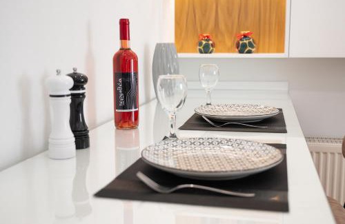 Nafpaktos Apartment | Top-Rated Kefalovriso Apartment with Family-Friendly Amenities