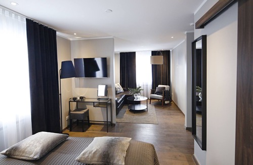 Innri-Njarthvik House | Inviting Keflavik Micro Suites with Breakfast & Kitchen Access