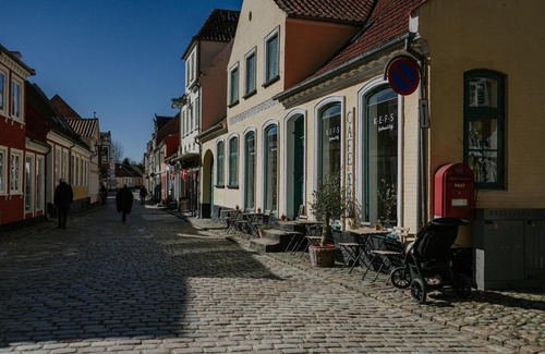 Ærø Municipality Bed & Breakfast | Relax at KEFS Guesthouse & Café with Oceanfront Views