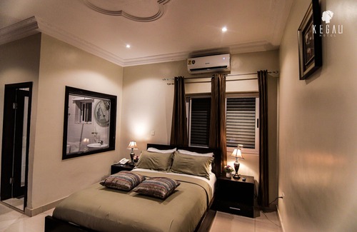Dansoman Hotel | Discover Kegali Hotel: Family-Friendly with Pool & Dining