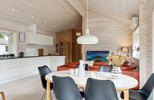 Knebel House | Oceanfront Escape at "Keijo" - Steps from the Beach