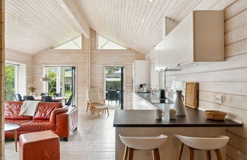 Knebel House | Oceanfront Escape at "Keijo" - Steps from the Beach