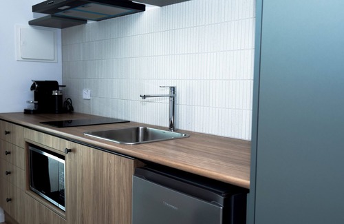 Keith Hotel | Cozy Stay at Keith Motor Inn with Breakfast & Kitchen Access