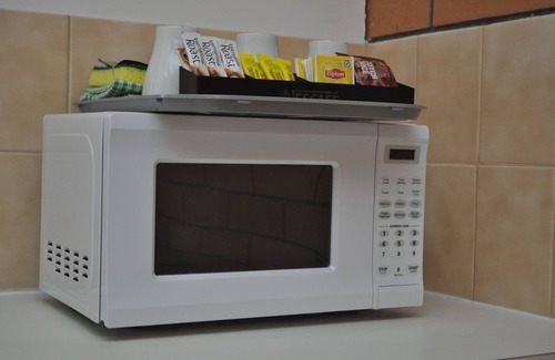 Keith Hotel | Cozy Stay at Keith Motor Inn with Breakfast & Kitchen Access