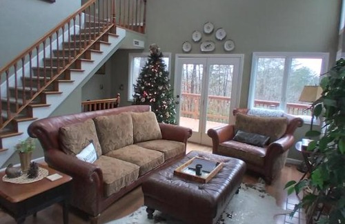 Dahlonega House | Pet-Friendly Keith Retreat for Family Getaways