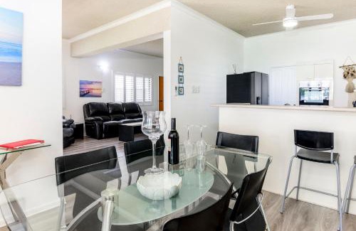 Bongaree Apartment | Top-Rated Keith's Place: Oceanfront Family Getaway