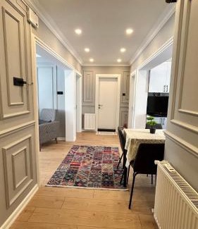 Trabzon Apartment | Discover Keles Home: Family-Friendly Stay with Breakfast
