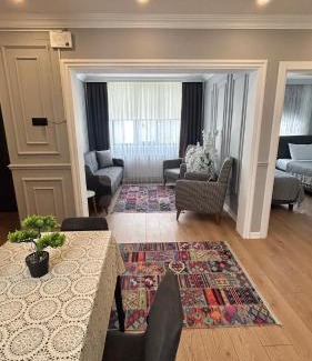 Trabzon Apartment | Discover Keles Home: Family-Friendly Stay with Breakfast