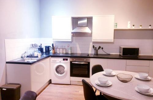 Neepsend Apartment | Kelham Island City Centre: Stylish 2 BD with Free Parking