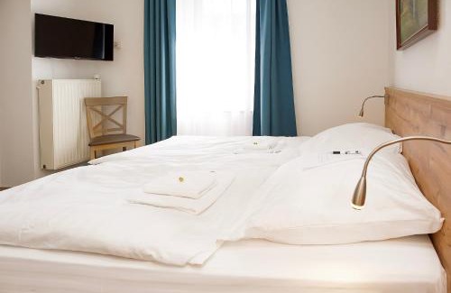 Andernach Bed & Breakfast | Discover Keller Höhe: Family-Friendly Stay with Breakfast