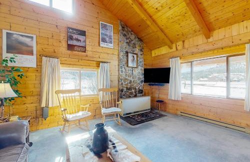 South Fork House | Welcoming Keller's Mountain Cabin - Rated 9/10 for Families
