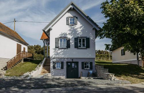 Kohfidisch House | Family-Friendly Kellerstöckl Das Csaterberg – 10/10 Rating!