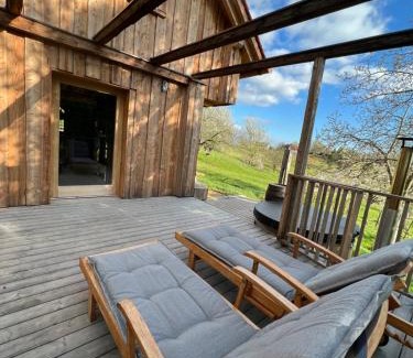 Guessing House | Unforgettable Kellerstöckl Hütter: Hot Tub & 10/10 Reviews