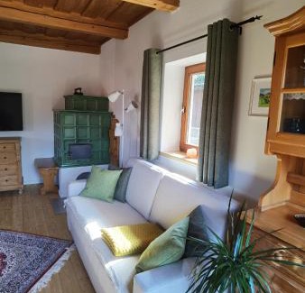 Gamlitz Apartment | Pet-Friendly Retreat at Ferienhaus Kranach 76 - Rated 9.4